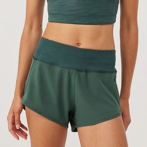 NWT Outdoor Voices Hudson 2.5” Short Evergreen